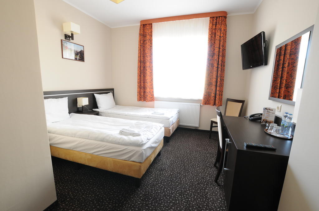 Hotel Martex Płońsk Zimmer foto